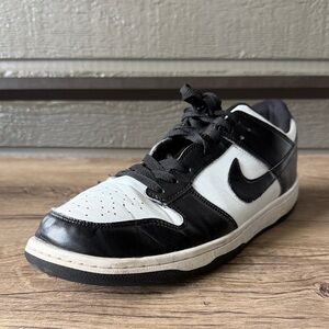 Nike Dunk low Men's Black and White Sneakers size 12